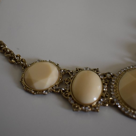 Gold & Off-White Statement Necklace | Excellent Condition - Picture 5 of 6